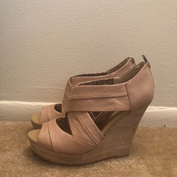 Tan wedge sandals - Picture 2 of 3